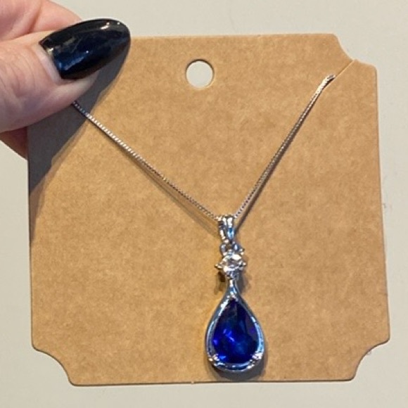 🆕Waterdrop Crystal Necklace!!!  Brand New!!! - Picture 2 of 7